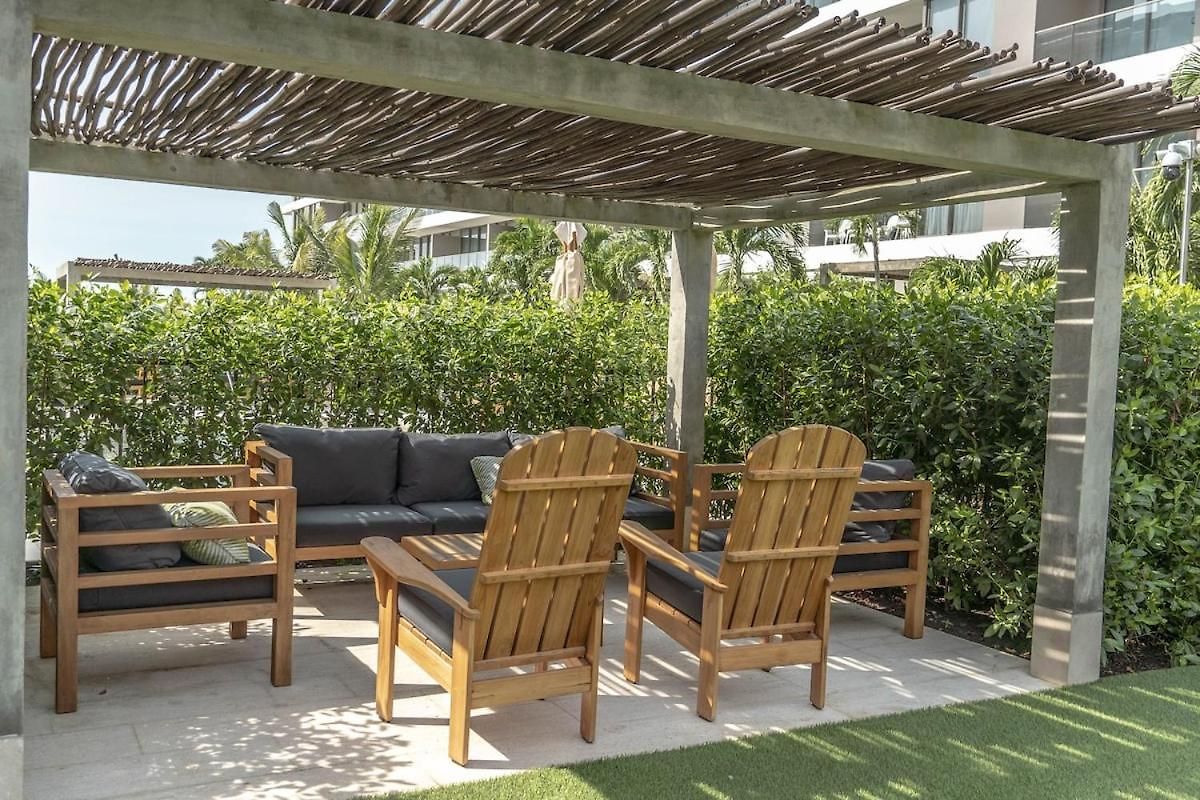 Luxury 2-bedroom With Breathtaking Ocean Views *