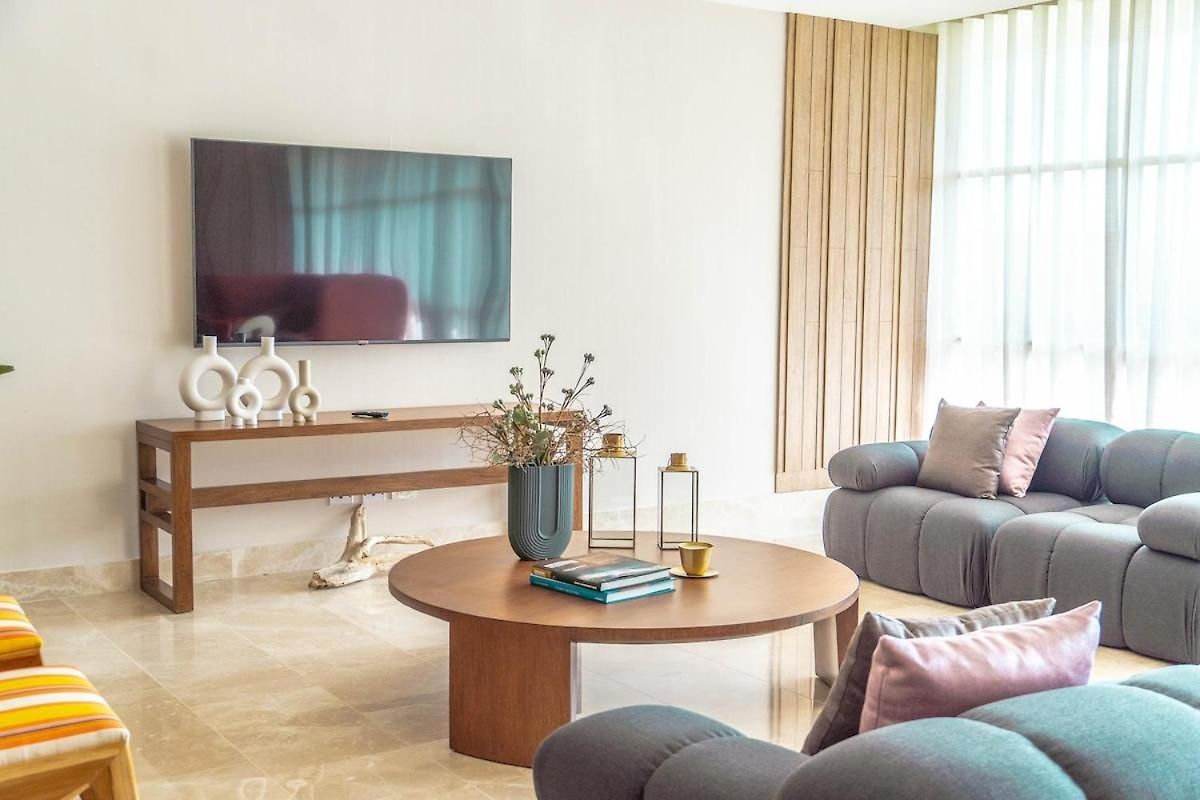 Luxury 2-bedroom With Breathtaking Ocean Views