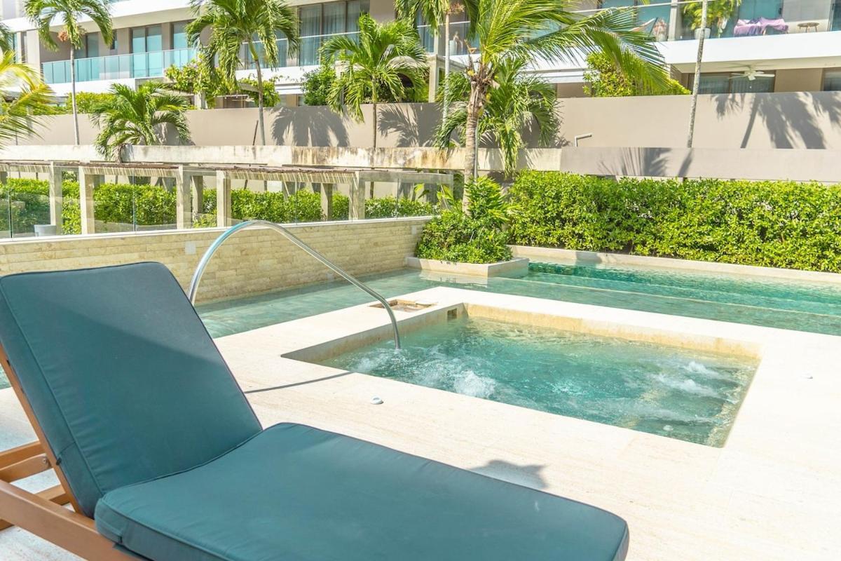Luxury 2-bedroom With Breathtaking Ocean Views *