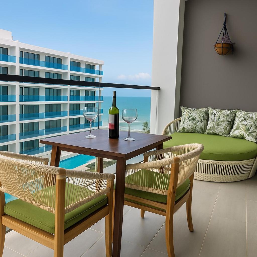 Luxury 2-bedroom With Breathtaking Ocean Views *