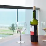 Luxury 2-Bedroom Apartment With Breathtaking Ocean Views